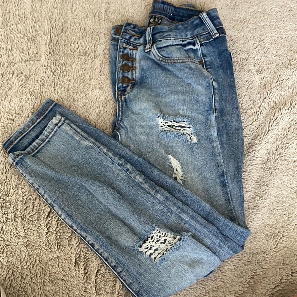BLUE RIPPED JEANS